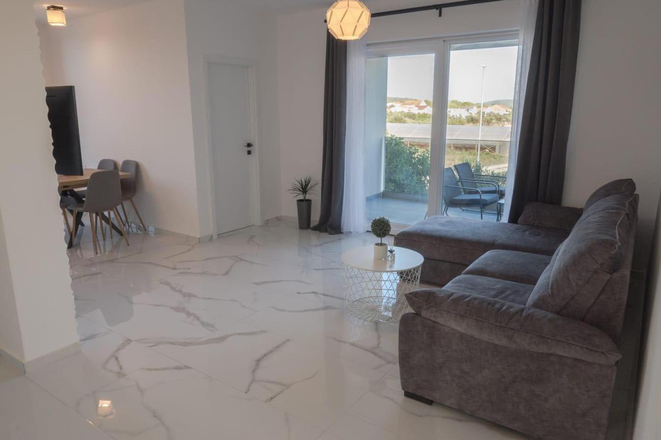 Apartment Luxury D Bibinje